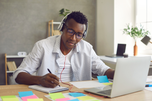 Có nên học quản trị kinh doanh online không? Lý do?