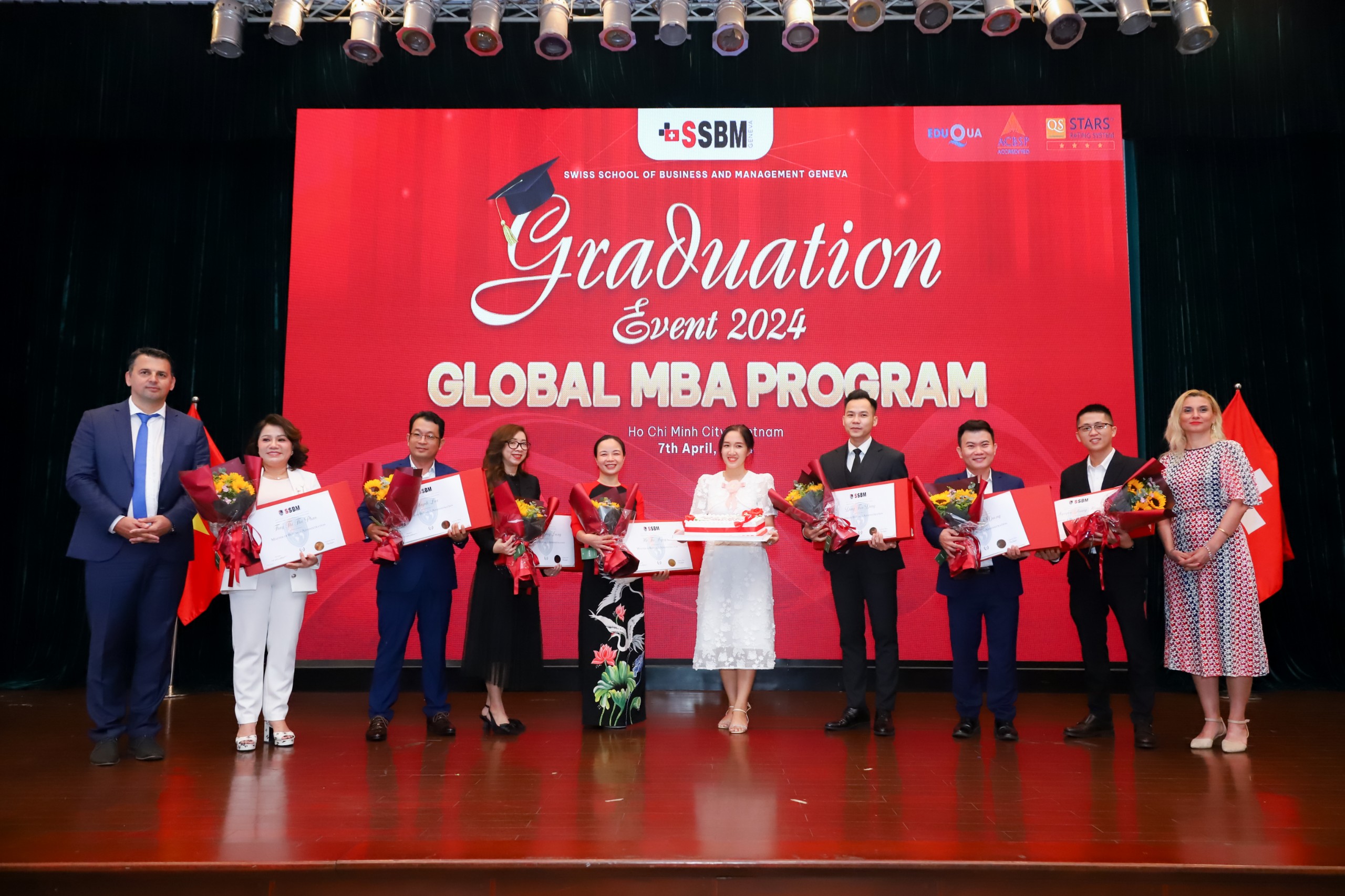 Các học viên nhận bằng Chương trình Global MBA của SSBM
