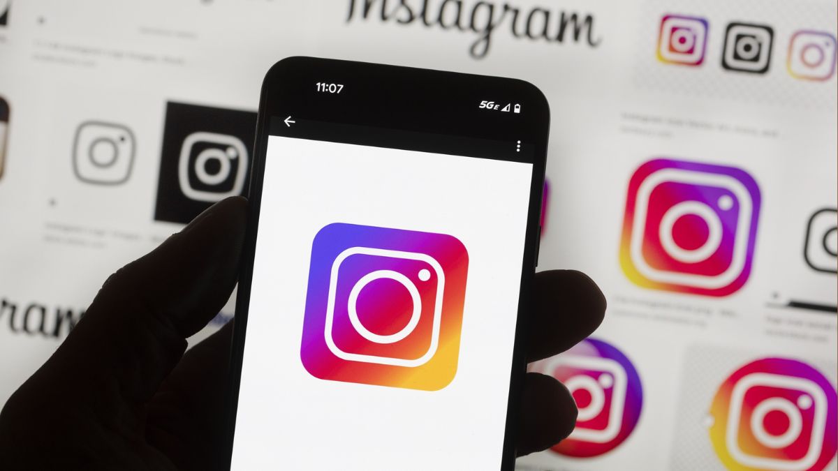 Instagram - Chuyển từ app check-in thành MXH ảnh
