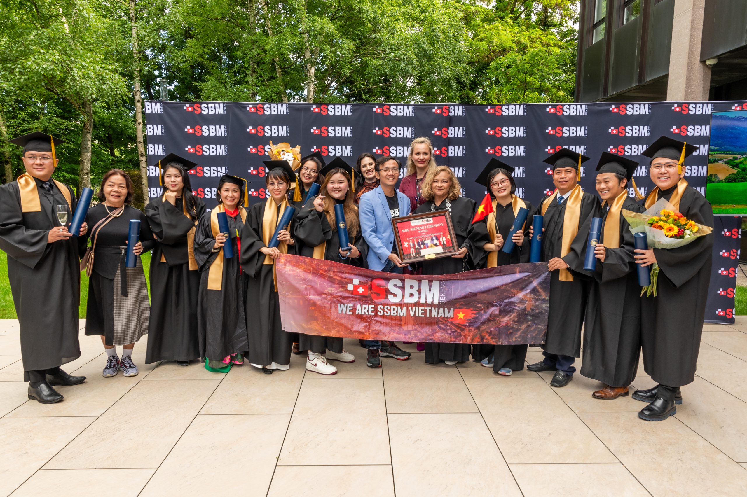 Học viên MBA, DBA của SSBM Vietnam tại lễ tốt nghiệp SSBM Geneva (Thụy Sĩ)